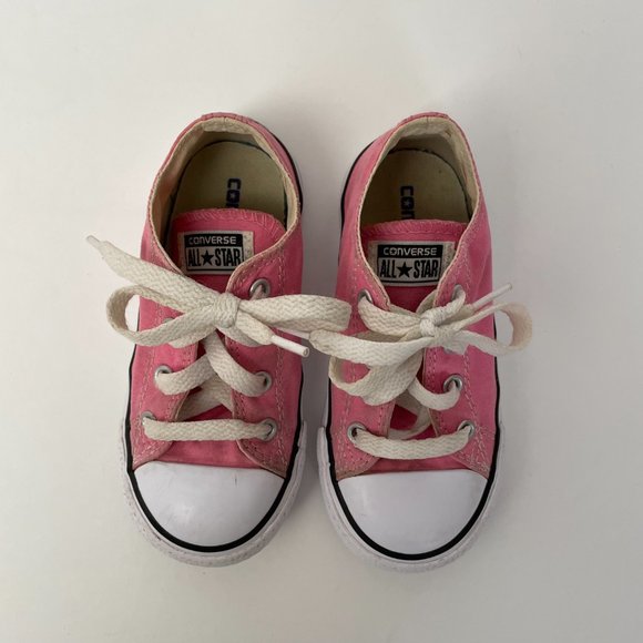 Pink Toddler Converse Chuck Taylor Low Top All Stars, Size 8 - Picture 4 of 8